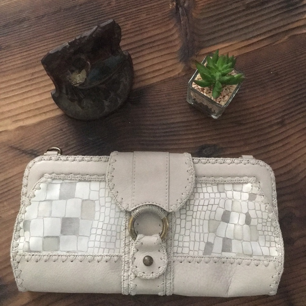 Clutch purse